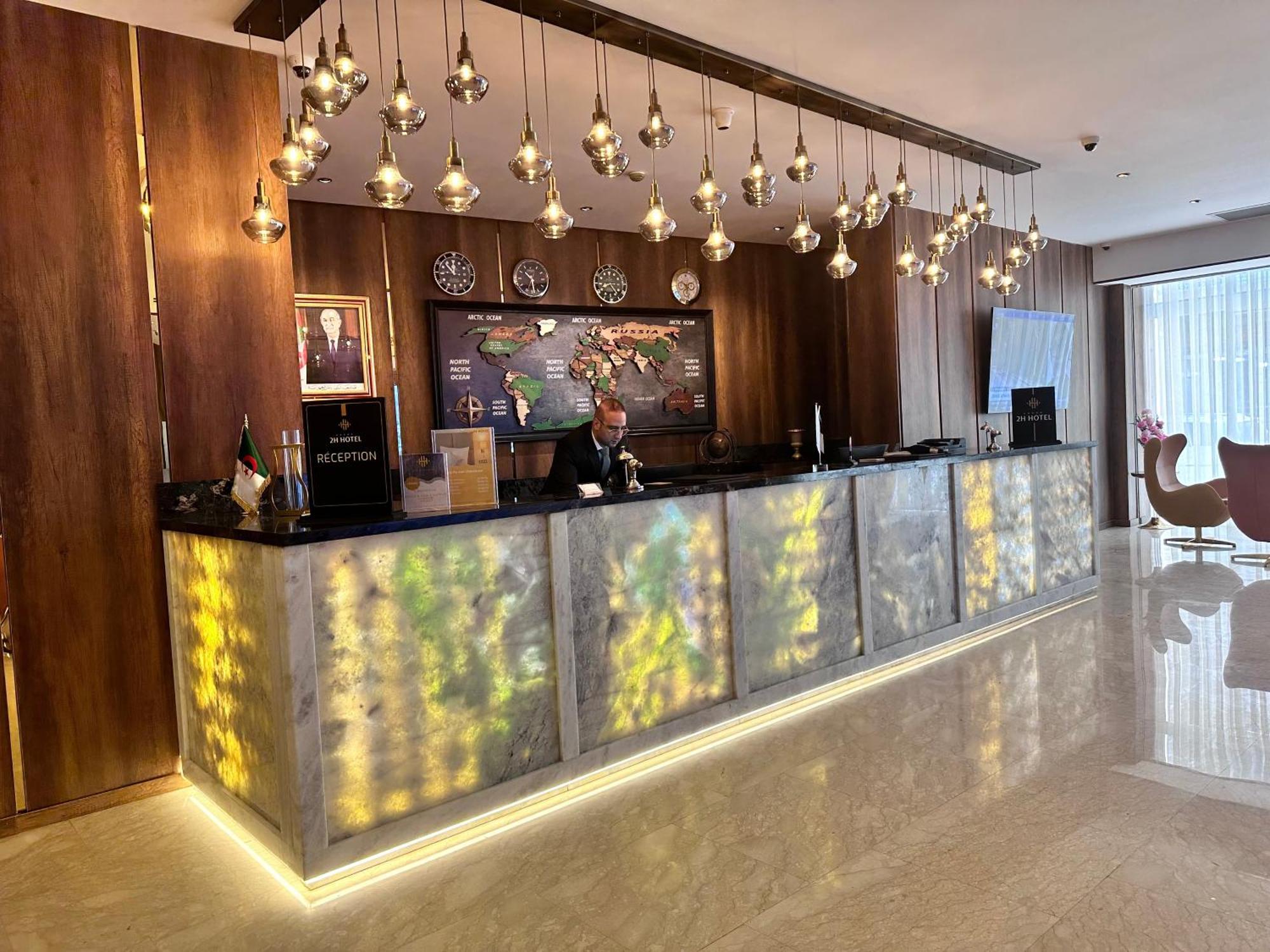 2H Hotel Oran Exteriör bild