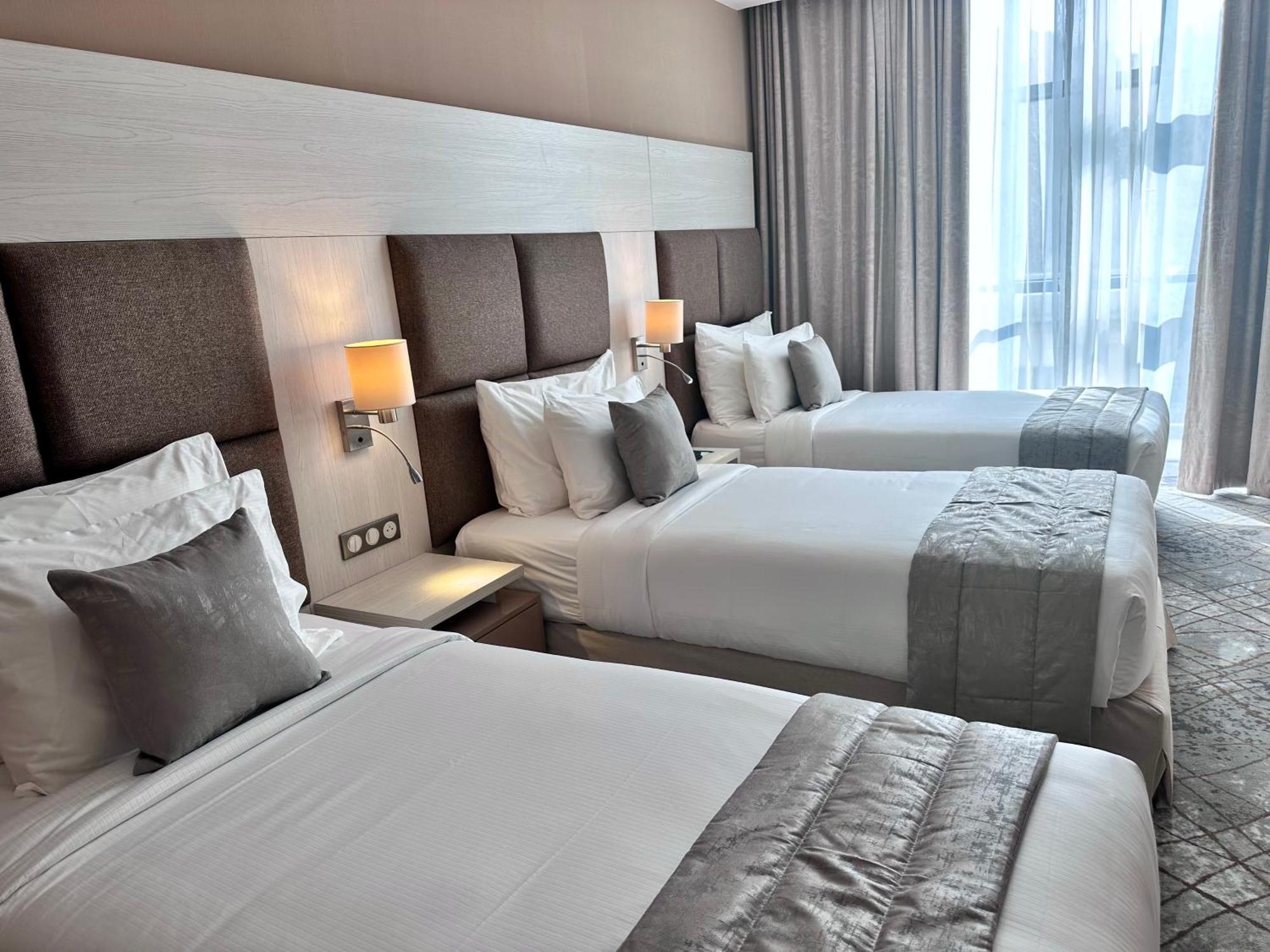 2H Hotel Oran Exteriör bild