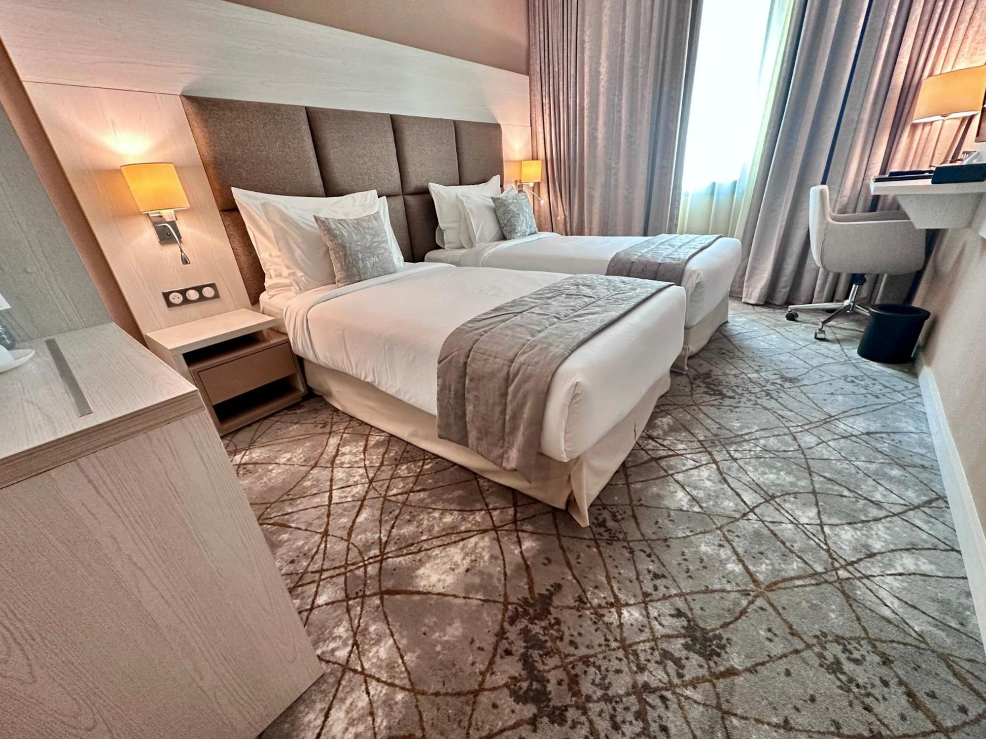 2H Hotel Oran Exteriör bild